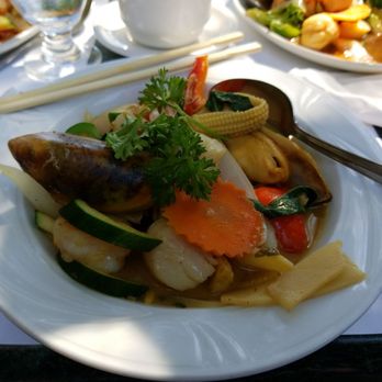 Restaurant Chalet Thai - Thai Near Me - Sainte-Anne-De-Bellevue, Quebec