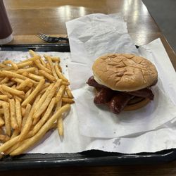 Smokin' Joe's Rib Ranch - Hot Link Sandwich