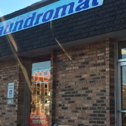 Orland Park Laundromat - This is the outside of the building