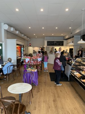 Henri's Bakery & Deli by null