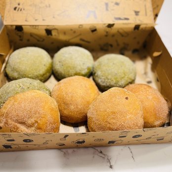 Cafe Dulce - Matcha green tea donut and apple pie donut - Coffee & Tea Near Me - Los Angeles, California Cafe Dulce - Matcha green tea donut and apple pie donut - Coffee & Tea Near Me - Los Angeles, California