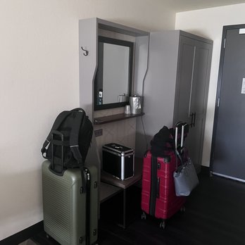 Holiday Inn Joplin - Entry - Hotels Near Me - Joplin, Missouri Holiday Inn Joplin - Entry - Hotels Near Me - Joplin, Missouri