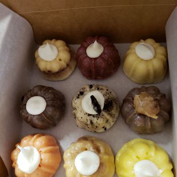 Bundts On Melrose - Desserts Near Me - Long Beach, California Bundts On Melrose - Desserts Near Me - Long Beach, California