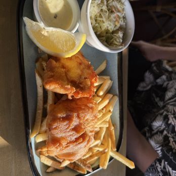 Brennecke's Beach Broiler - Fish and chips - Seafood Near Me - Koloa, Hawaii
