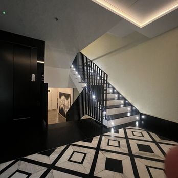 Hotel Regina - Section of Lobby/elevator - Hotels Near Me - Madrid, M Hotel Regina - Section of Lobby/elevator - Hotels Near Me - Madrid, M