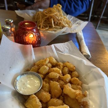 The Old Fashioned - Yummy cheese curds - American Near Me - Madison, Wisconsin The Old Fashioned - Yummy cheese curds - American Near Me - Madison, Wisconsin