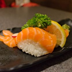Sushi California - Sake Sushi