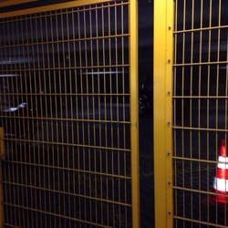 Parkeergarage De Kamp - Afgesloten motorstalling voor inwoners Haarlem. Wachtlijst via de gemeente.