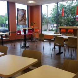 Baskin-Robbins - One of the seating areas