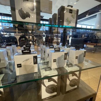 Nordstrom Ala Moana - Department Stores Near Me - Honolulu, Hawaii