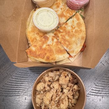 ORGANICO - Chicken quesadilla and cauliflower bites - Cafes Near Me - Los Angeles, California ORGANICO - Chicken quesadilla and cauliflower bites - Cafes Near Me - Los Angeles, California