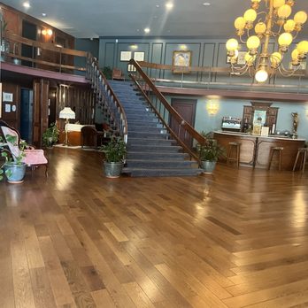 The Hotel Chalet - Lobby is breathtaking! - Hotels Near Me - Chattanooga, Tennessee The Hotel Chalet - Lobby is breathtaking! - Hotels Near Me - Chattanooga, Tennessee