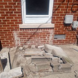 Laslo's Brick & Block