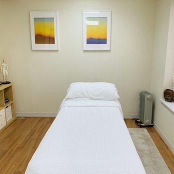 Metsuyan Wellness - Metsuyan Wellness Treatment room - Acupuncture Near Me - Rockville, Maryland Metsuyan Wellness - Metsuyan Wellness Treatment room - Acupuncture Near Me - Rockville, Maryland