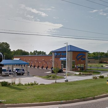 Rapid Rinse Car Wash - Sycamore Car Wash from the street - Car Wash Near Me - Sycamore, Illinois