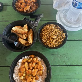 Los Chinos Mexicanos - Orange Chicken with Fried Rice (top), Pan Fry Dumplings, Plain Noodles, Sweet & Spicy Chicken with steamed rice (bottom) - Chinese Near Me - Bakersfield, California Los Chinos Mexicanos - Orange Chicken with Fried Rice (top), Pan Fry Dumplings, Plain Noodles, Sweet & Spicy Chicken with steamed rice (bottom) - Chinese Near Me - Bakersfield, California