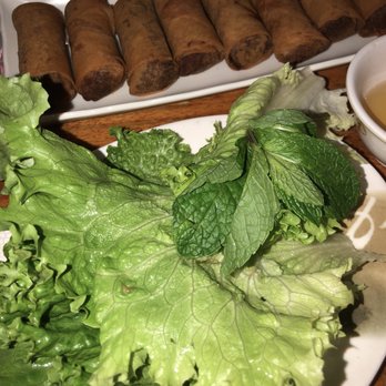 Pho Hoang - Egg rolls with lettuce and fresh mint, dee-licious! - Vietnamese Near Me - Flushing, New York Pho Hoang - Egg rolls with lettuce and fresh mint, dee-licious! - Vietnamese Near Me - Flushing, New York