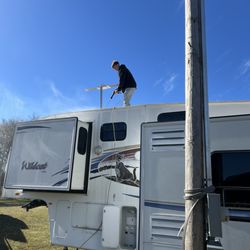 Roadies Mobile RV Service & Inspection - Roof cleaning and sealing