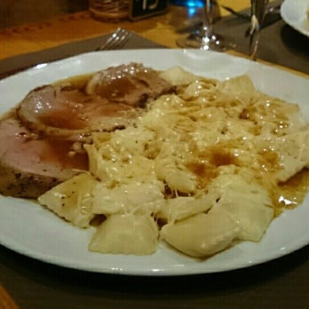le poivre a l'ane - Gigot à l'ail et ravioles !! - French Near Me - Barcelonnette, 04