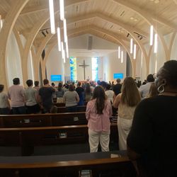 Refresh Community Church - People praising