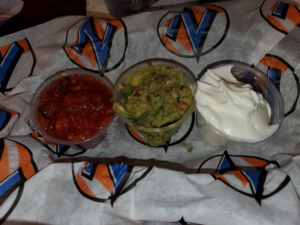 ZIPPS SPORTS GRILL Updated September 2024 289 Photos & 389 Reviews