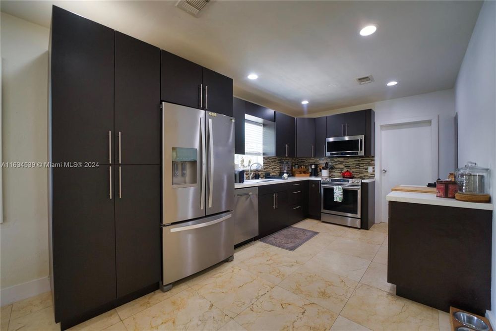 Slide of AR American Construction and Roofing