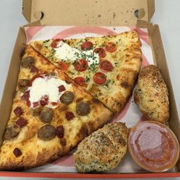 Mamma Moto Pizza