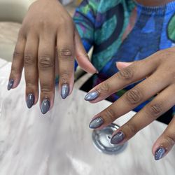 Cleo IV Nails - Rainbow cat eyes