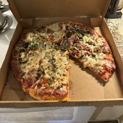 Mama Alvino's Pizzeria - Pizza