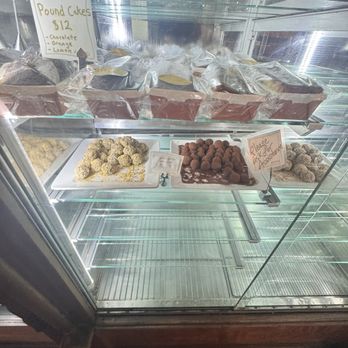 Athan's Bakery - Bakeries Near Me - Brookline, Massachusetts