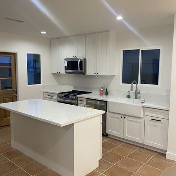 Choice Granite & Kitchen Cabinets - Beautiful Calacatta Vein prefabricated quartz kitchen counter top - General Contractors Near Me - Pasadena, California Choice Granite & Kitchen Cabinets - Beautiful Calacatta Vein prefabricated quartz kitchen counter top - General Contractors Near Me - Pasadena, California