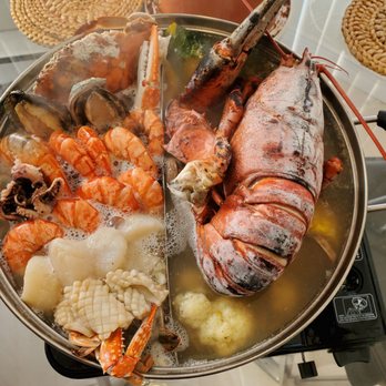 H Mart - Lobster is as big as the pot. - International Grocery Near Me - Richmond, British Columbia