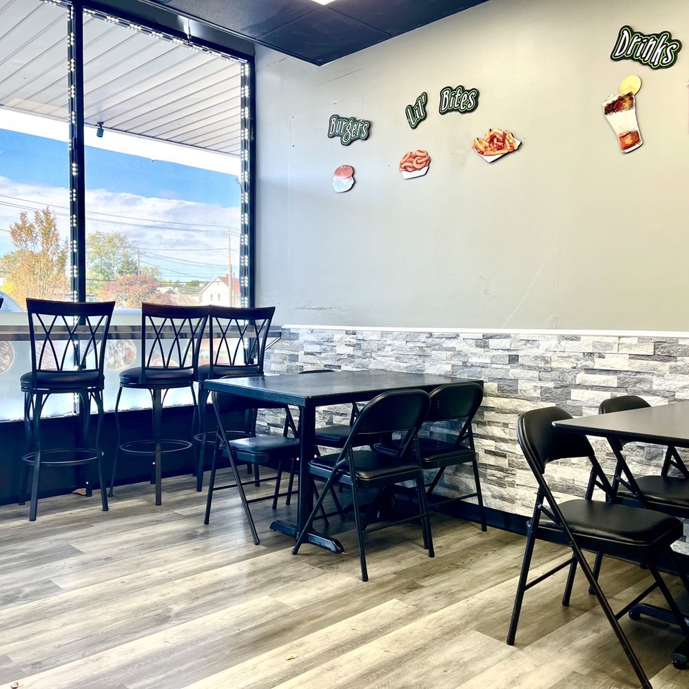Halal Eatz - Comfortable seating - Halal Near Me - Bethpage, New York Halal Eatz - Comfortable seating - Halal Near Me - Bethpage, New York