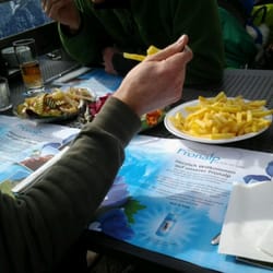 Restaurant Naturfreundehaus Fronalp - Cervelet Salad, mixed salad, fries and beer: delicious fuel for the trek back down!