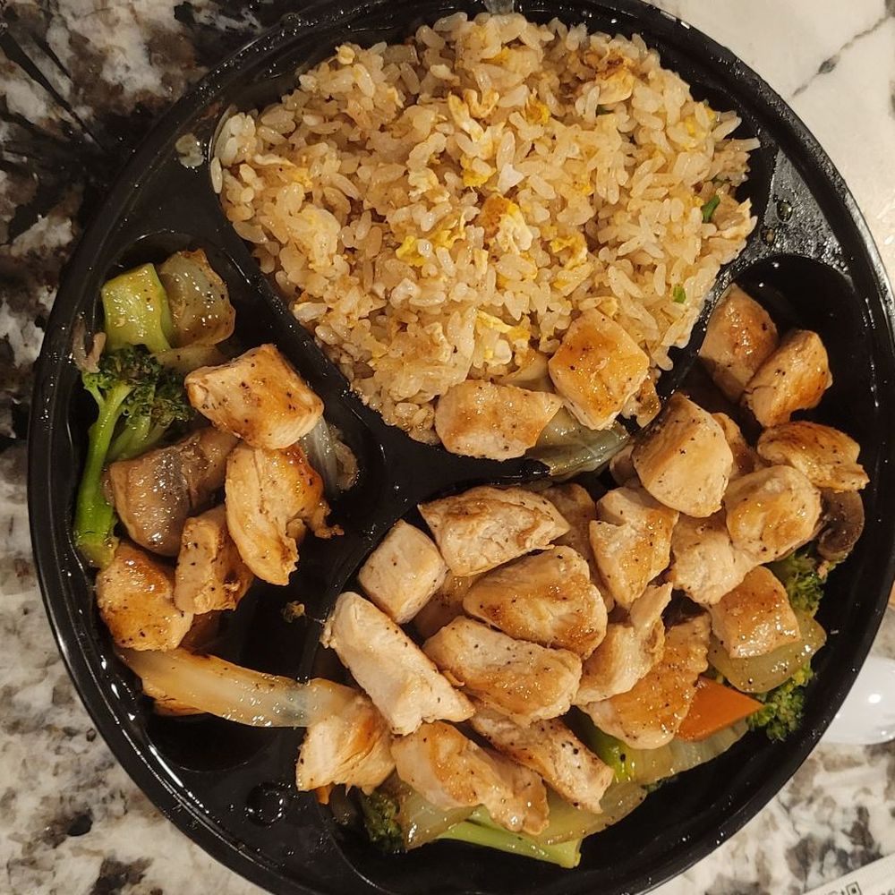 Chicken hibachi with fried rice Chicken hibachi with fried rice