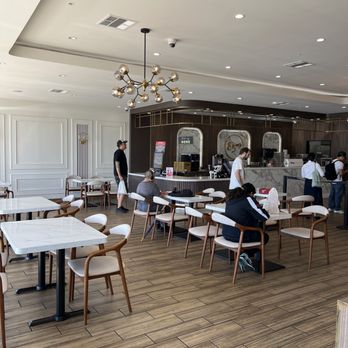 85°C Bakery Cafe-Anaheim - Seating - Bakeries Near Me - Anaheim, California