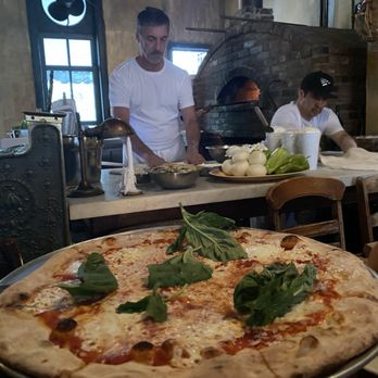 Lucali - Pie Pizza - Pizza Near Me - Brooklyn, New York