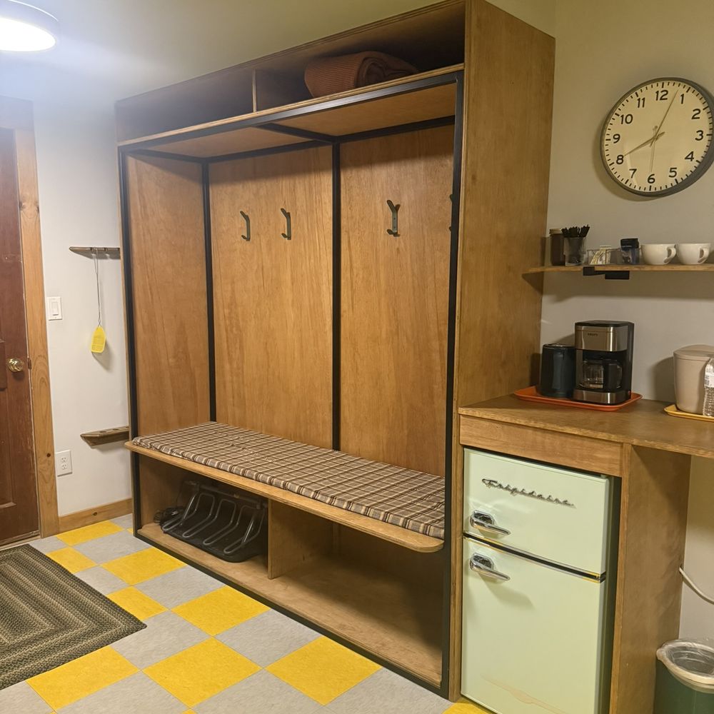 Andes Hotel - Entry storage for luggage & coats - Hotels Near Me - Andes, New York Andes Hotel - Entry storage for luggage & coats - Hotels Near Me - Andes, New York
