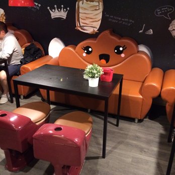 Poop Cafe - Dining area - Desserts Near Me - Toronto, Ontario
