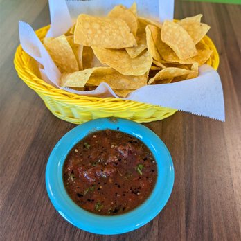 La Valentina - complimentary chips and salsa. Chips were warm, and salsa was tasty! - Mexican Near Me - Vancouver, Washington La Valentina - complimentary chips and salsa. Chips were warm, and salsa was tasty! - Mexican Near Me - Vancouver, Washington