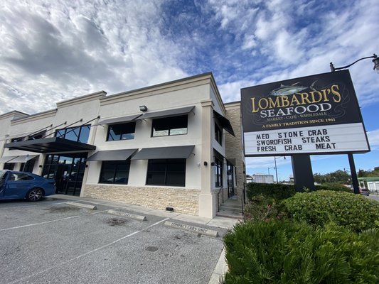Lombardi's Seafood by null