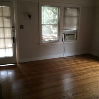 Aloha Cleaning Service - Can you see the shine on this wooden floor? The apartment didn't gleam like this when I moved in! - Home Cleaning Near Me