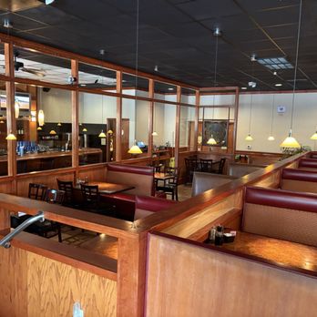Chef Lee - Dining room and bar. - Chinese Near Me - Goochland, Virginia
