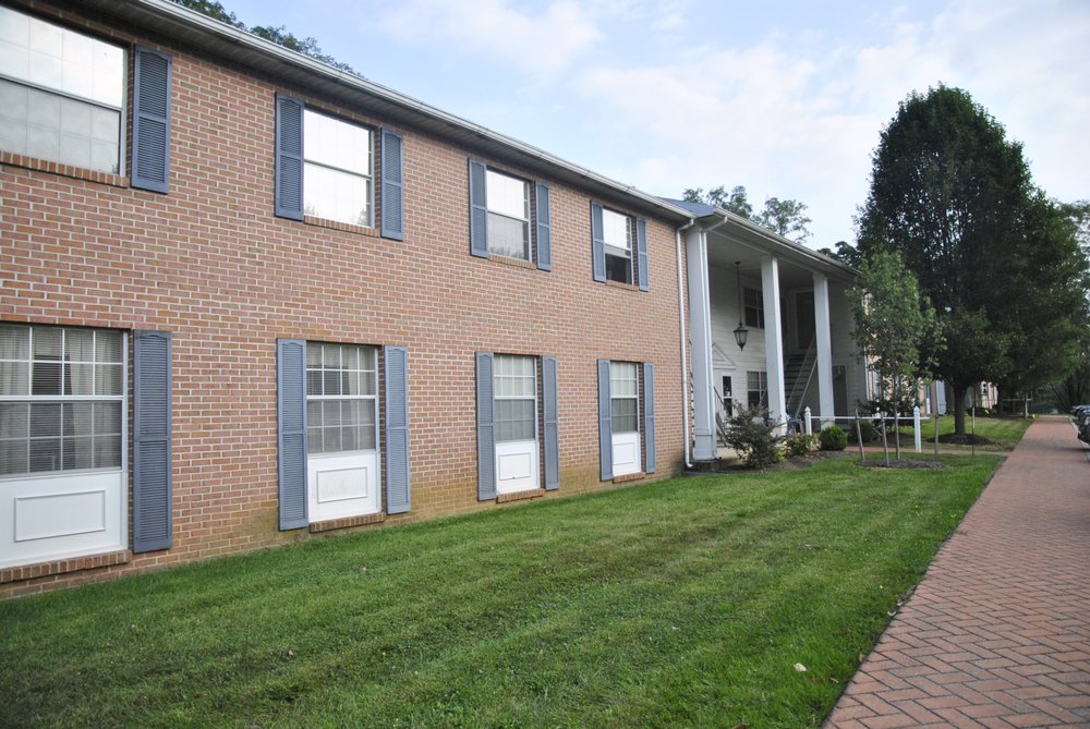 LONDONTOWNE AND ROBINWOOD APARTMENTS Updated July 2024 14 Photos