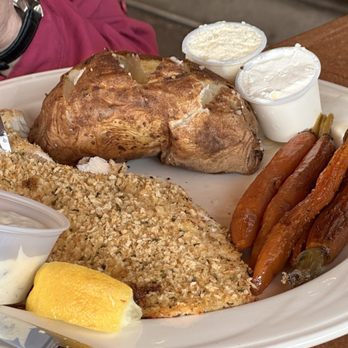 Hardwood Cafe - Fish dinner - Sports Bars Near Me - Butler, Pennsylvania