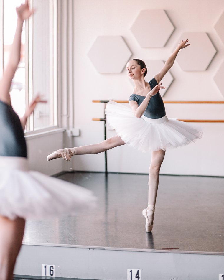Burbank Dance Academy Logo