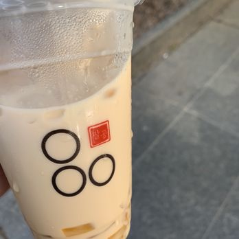 Palgong Tea - a hand holding a cup of iced tea - Bubble Tea Near Me - Toronto, Ontario Palgong Tea - a hand holding a cup of iced tea - Bubble Tea Near Me - Toronto, Ontario