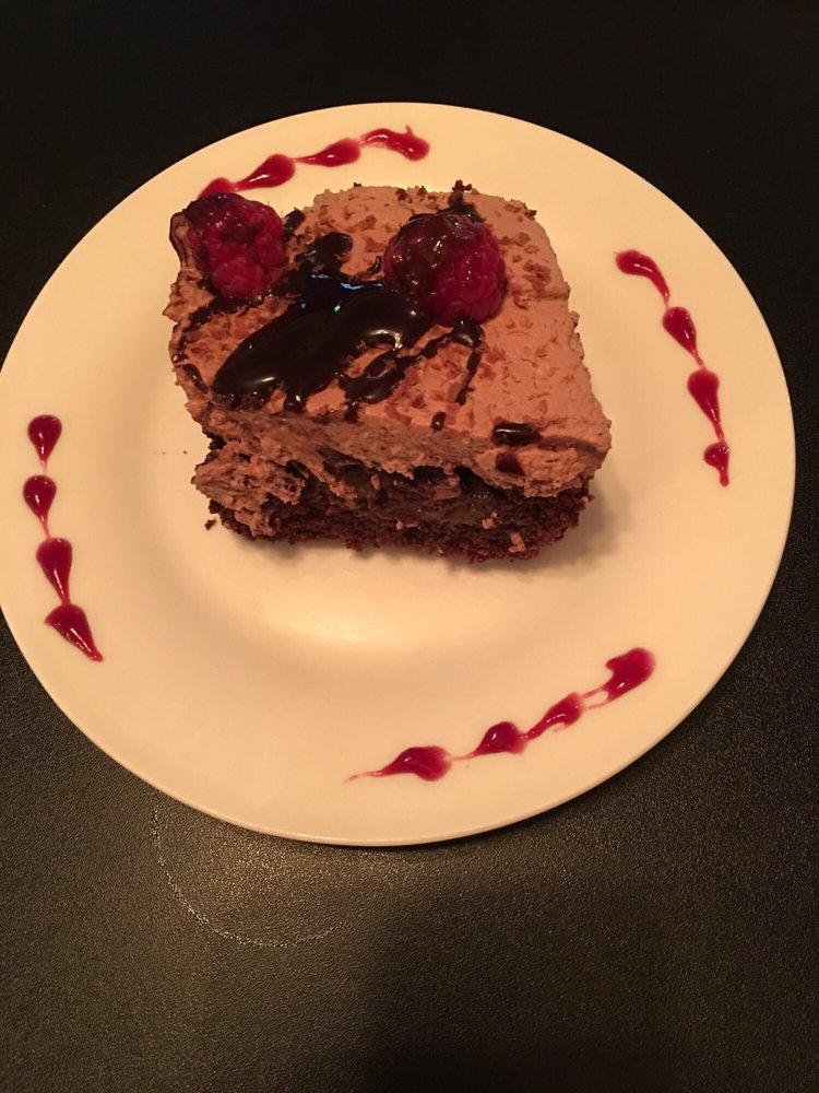 Chip & Stone Pub & Eatery Logo