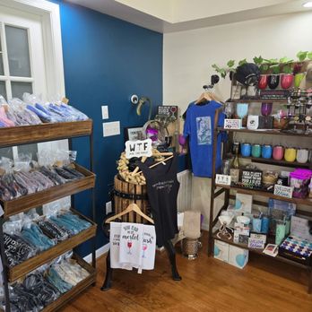 Fables & Feathers Winery - Wineries Near Me - Goodview, Virginia