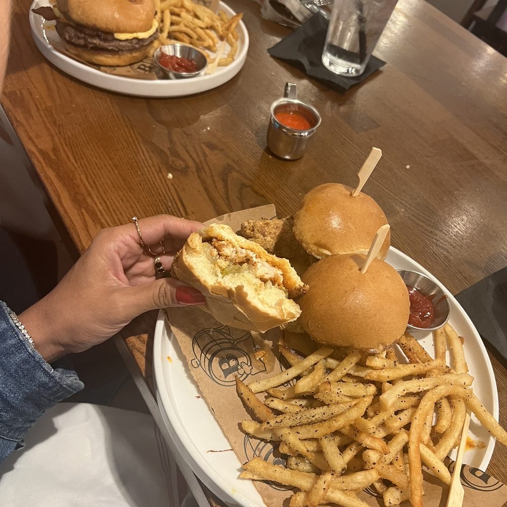 Batch Local Kitchen - Nashville Hot Chicken Sliders and The Dirty South burger! - Cocktail Bars Near Me - West Palm Beach, Florida
